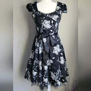 NWT 50s Rockabilly Retro Dress - UK size 16 - floral (runs small)